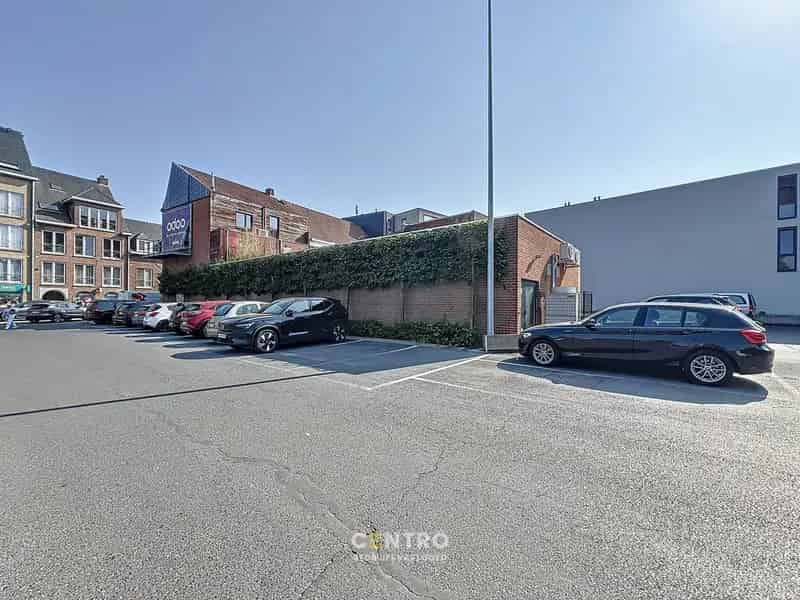 VERHUURD OPBRENGSTEIGENDOM: handelsgelijkvloers (238m²), kwalitatieve huurder BPOST op COMMERCIËLE ligging naast Delhaize te Tielt!