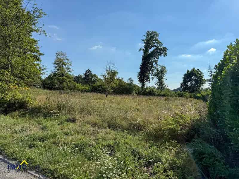 Ruime bouwgrond voor een open bebouwing te Essene!