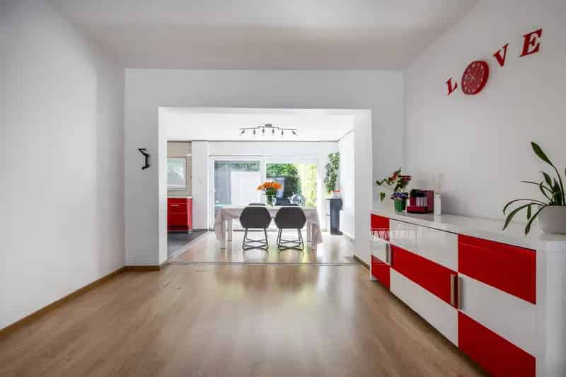 Ruime, lichrijke woning met 5 slaapkamers en zuidtuin