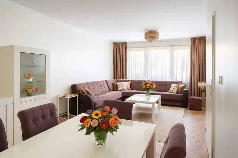 Verzorgde woning met 5 slpks en koer 8537949