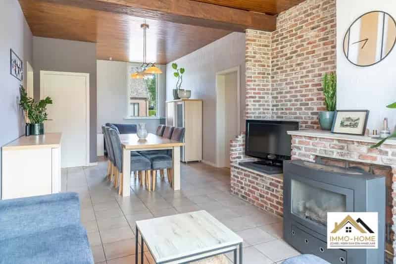 Vrijstaande woning met prachtig uitzicht!