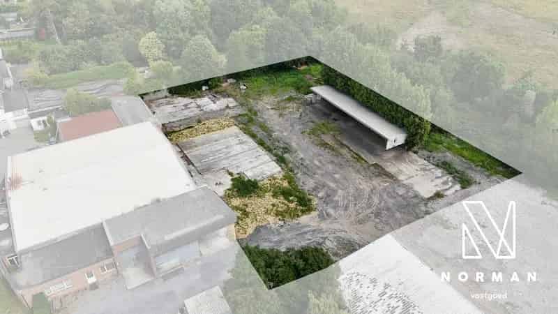 Terrein van +/- 2000m² te huur nabij centrum Lendelede