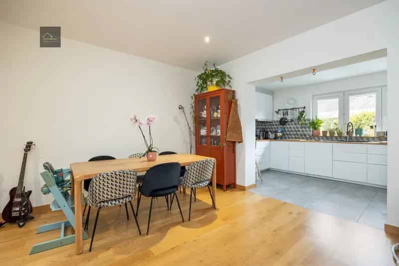 Instapklare woning met garage, oprit en stadstuin in hartje Deurne