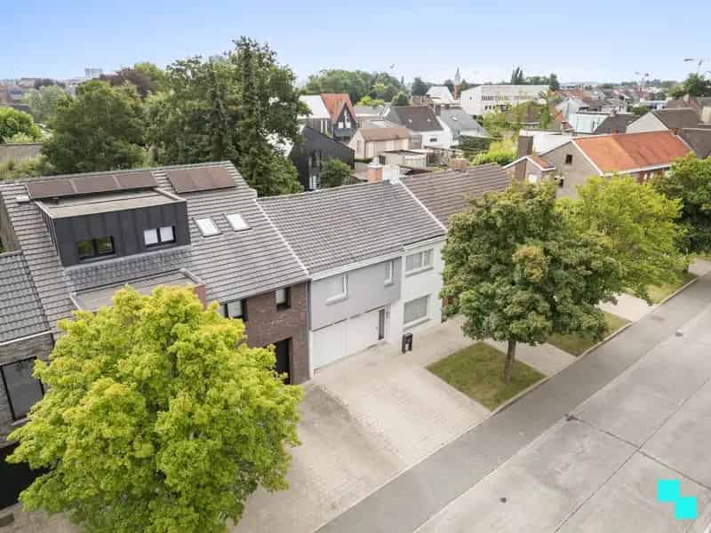 Ruime burgerwoning met gezellige tuin - Roeselare